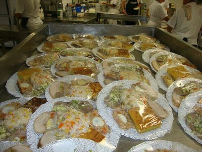 Funcionarios y pacientes de Clínicas tendrán menú especial en Nochebuena | .::Agencia IP::.