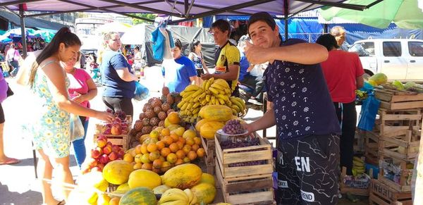 Intenso movimiento en mercado luqueño - Nacionales - ABC Color
