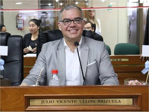 Ullón anuncia su precandidatura a Intendencia de Asunción