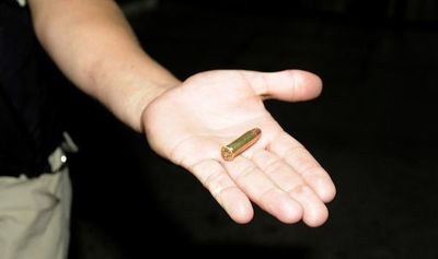 Ruegan no manipular armas de fuego y no hacer disparos al aire - Nacionales - ABC Color