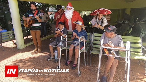LA NAVIDAD SE VIVE A PLENO EN EL HOGAR DE ANCIANOS STA. MARÍA
