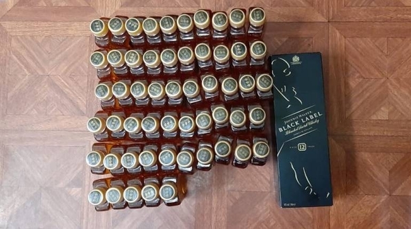 HOY / Para "celebrar" Navidad: intentaron ingresar petacas de caña, latitas de cerveza y un Johnnie Walker en Tacumbú
