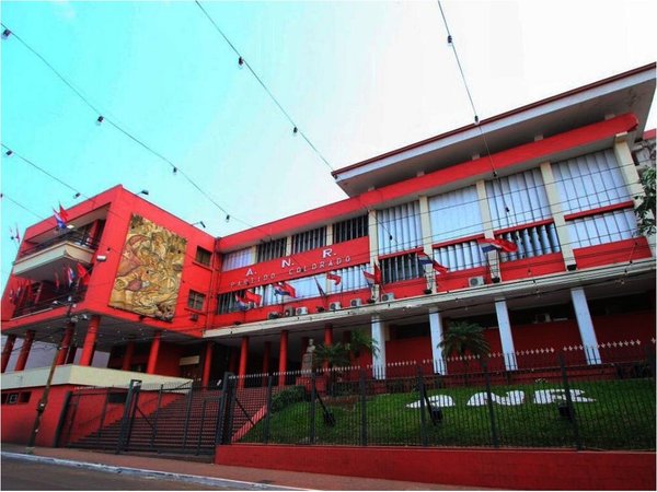 La ANR cierra el año sin unidad y con sus líderes debilitados