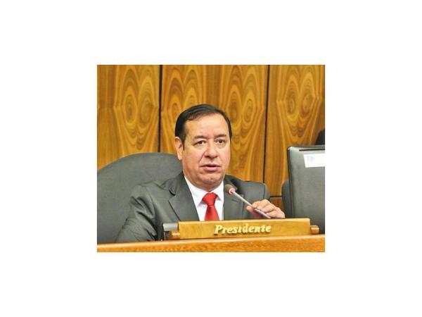 Fiscal tiene seis meses más para investigar a Cuevas