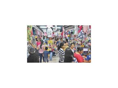 La movida comercial fue ya de menor intensidad ayer