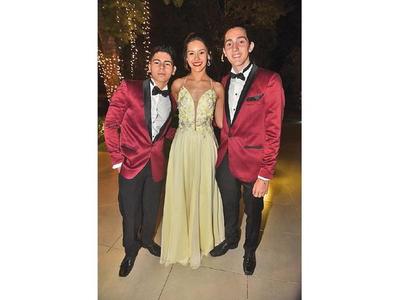 La fiesta de egreso de Los Laureles