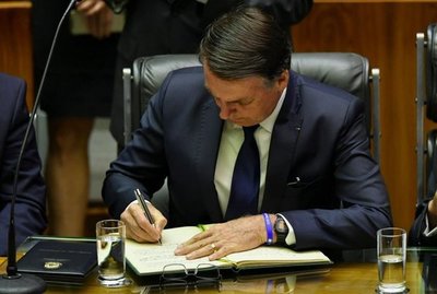 Bolsonaro concedió un indulto navideño a policías y militares condenados por homicidios | .::Agencia IP::.