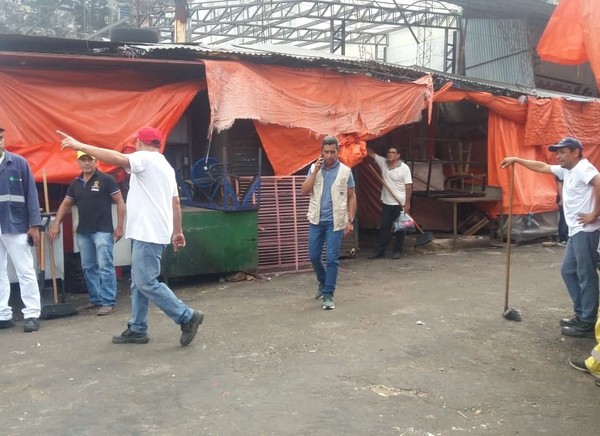 Retiran más de 60.000 kilos de basura del Mercado 4