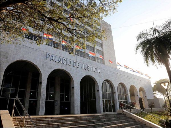 Corte resuelve que juicios continuarán todo enero pese a feria judicial