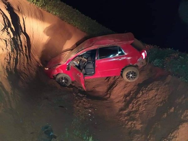 VIOLENTO VUELCO DE AUTOMÓVIL EN EL TRAYECTO NARANJITO- NVA. AURORA