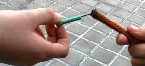 HOY / Desafió al peligro y así le fue:  explotó un petardo y le rompió  la cara a un adulto 'descuidado'