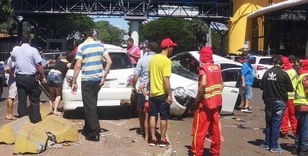 Triple choque en zona primaria de CDE