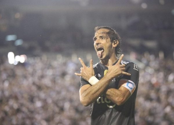 Olimpia da a entender continuidad de goleador Roque Santa Cruz, a sus 38 años » Ñanduti