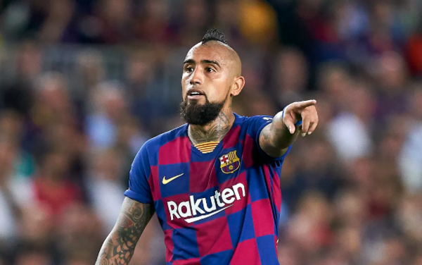 HOY / El Inter ofrecerá 12 millones al Barcelona por el chileno Vidal