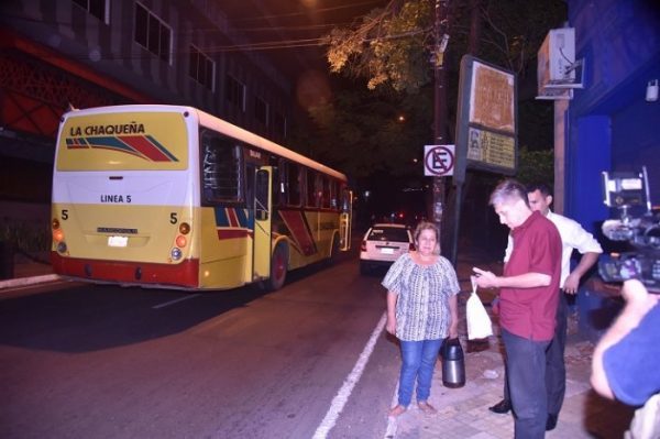 Trabajadora sufre asalto en bus y pierde todo su aguinaldo