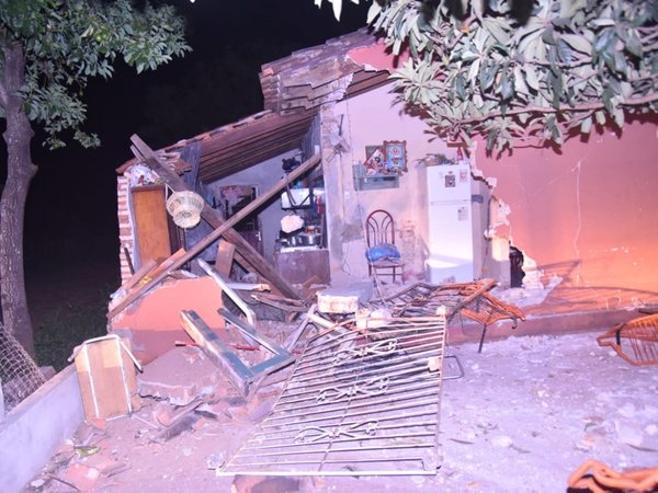 Atropelló la casa de su vecino luego de una discusión