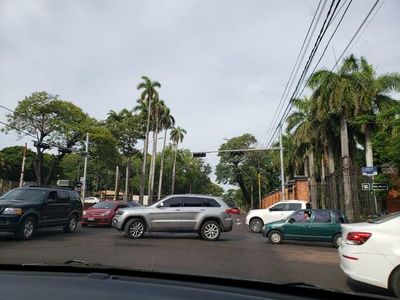 Semáforos no funcionan sobre Av. Mariscal López - Nacionales - ABC Color