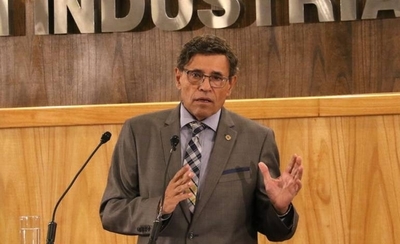 HOY / Felippo dice que no habrá dinero para "entrevistas y papelitos", sí para "cosas tangibles"