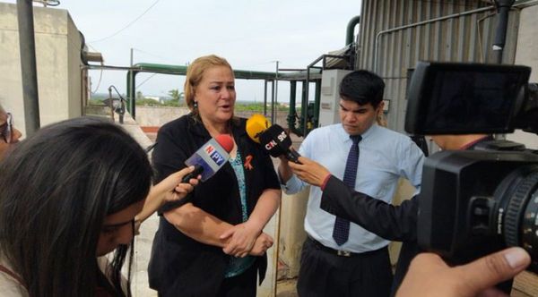 Adherentes de Ulises derramaron agua a vocera de escrachadores
