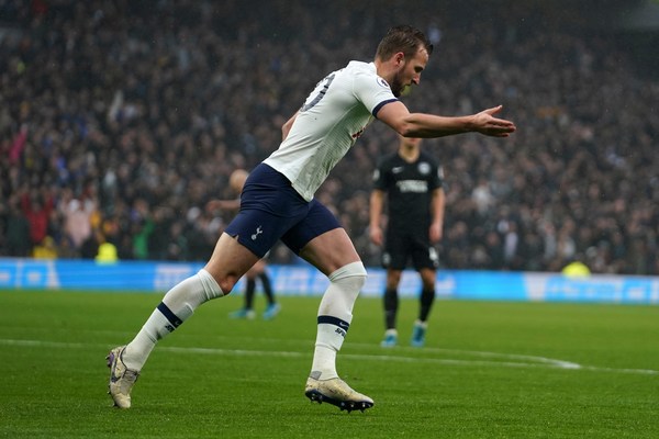 Tottenham remonta al Brighton y festeja