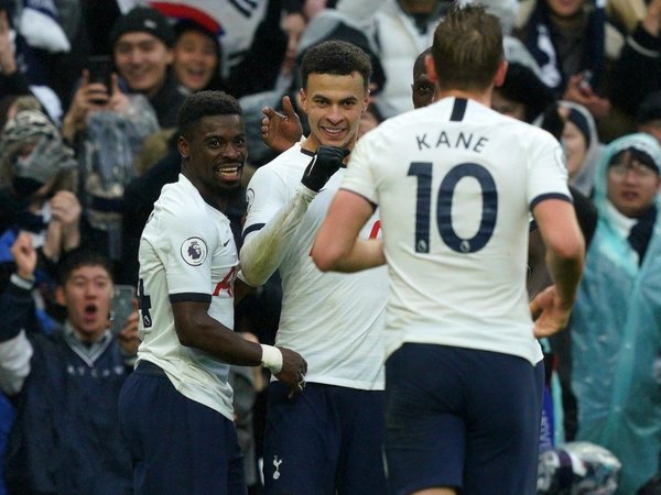 Kane y Dele Alli remontan para el Tottenham ante el Brighton