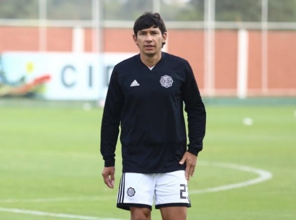 El "Búfalo" Ovelar ficha por Once Caldas de Colombia