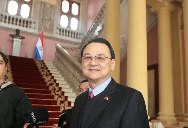 Donaciones y “picoteo”: embajador dice que saben controlar para que dinero sea bien utilizado - ADN Paraguayo