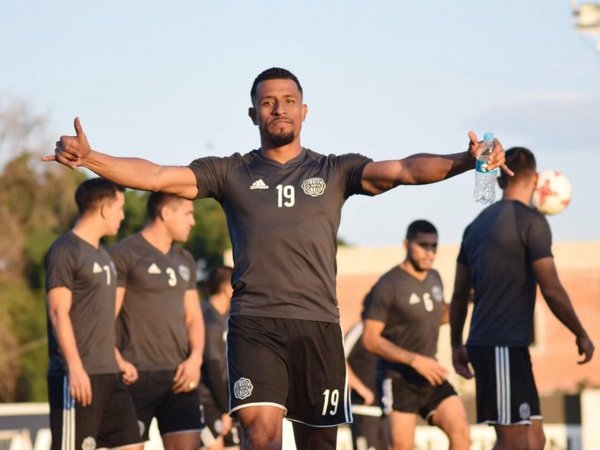 Farid Díaz está para volver al fútbol de Paraguay