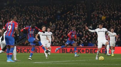 Con Balbuena como titular, el West Ham cae sobre el final