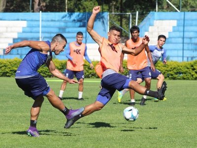 El 12 de Octubre se prepara con seis refuerzos de renombre