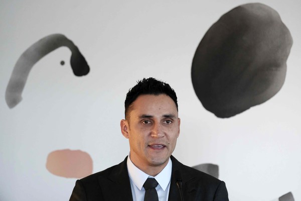 Keylor Navas inaugura la Fundación Tiempos de Esperanza