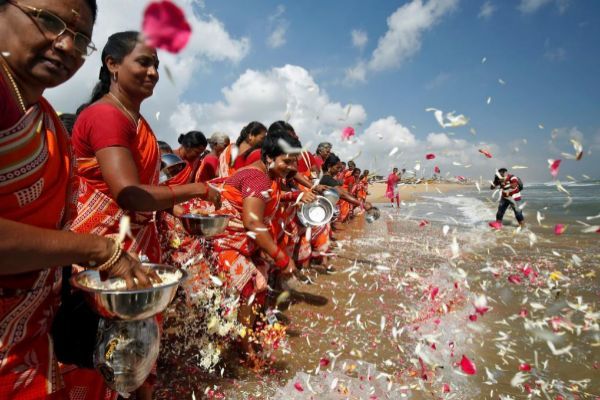 Asia recuerda a las 230.000 víctimas del tsunami: "Aún sueño que viene la ola" » Ñanduti