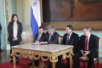 Presidente del Senado destaca trabajo de sus colegas en promulgación de leyes antilavado de activos - .::RADIO NACIONAL::.