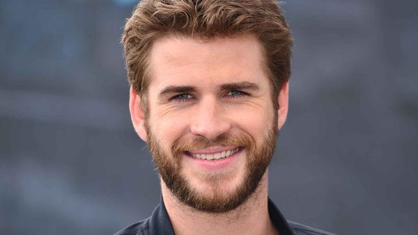 Liam Hemsworth se muestra feliz luego de finalizar las negociaciones de su divorcio con Miley Cyrus