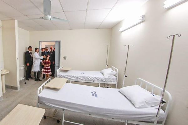 Mejoras en hospital de Luque hicieron que se cumplan las ordenanzas por unos momentos - Nacionales - ABC Color