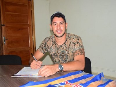 Luqueño presenta a su nuevo arquero