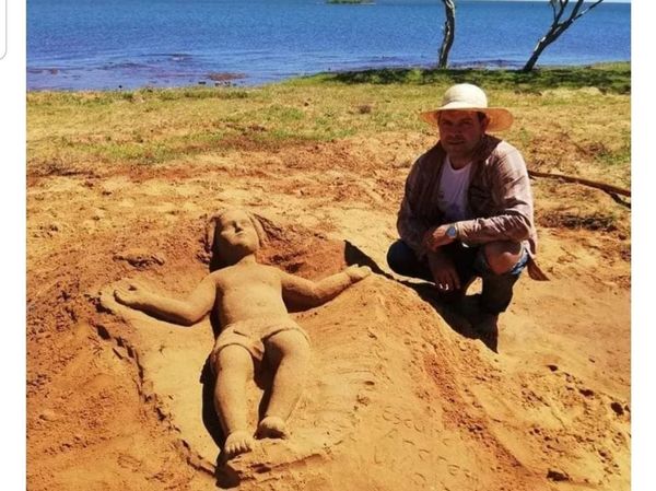Una imagen del nacimiento de Jesús adorna la playa de San Cosme - Digital Misiones
