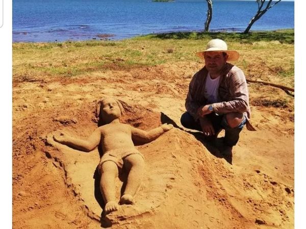 Una imagen del nacimiento de Jesús adorna la playa de San Cosme - Digital Misiones