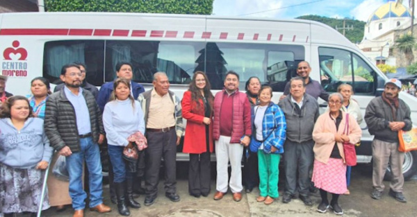 Donó aguinaldo para ambulancia
