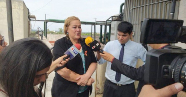 Le tiraron agua y agredieron a una abogada