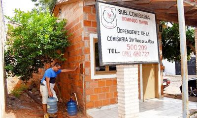 Vecinos de barrio fernandino sufren por escasez de agua - Interior - ABC Color