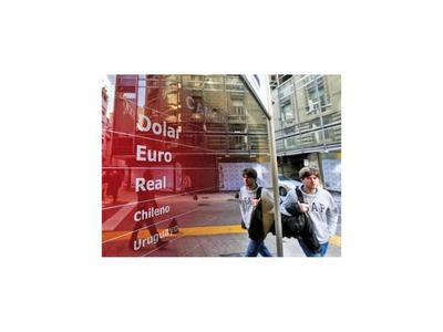Se dispara el  dólar en la Argentina con la vigencia de nuevo impuesto