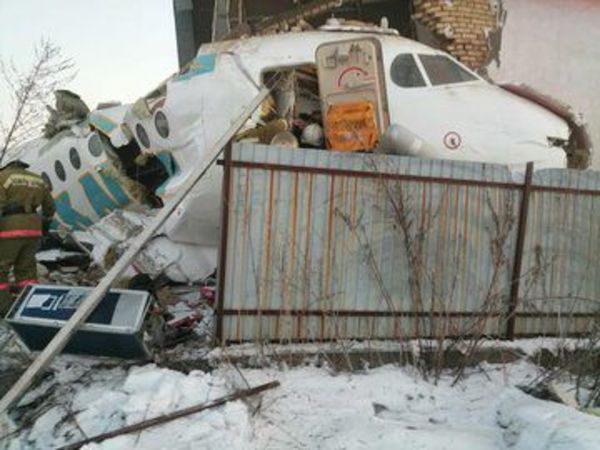 Accidente con avión de línea en Kazajistán provocó 14 muertos  - Mundo - ABC Color