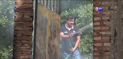 Familia lo perdió todo tras incendio de su casa | Noticias Paraguay