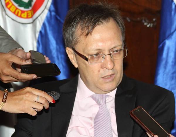 Marito revive a muertos. Designa cónsul en Mendoza a comunicador procesado por negociado con vales de combustible - ADN Paraguayo