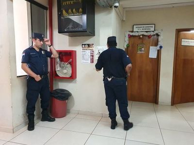 Javier Zacarías madruga para evadir a la prensa y llega media hora antes a su audiencia  - Nacionales - ABC Color