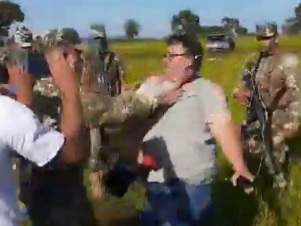 Militar agrede violentamente a corresponsal de Última Hora
