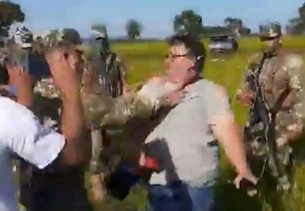 HOY / Cobarde agresión militar a periodistas que estaban trabajando