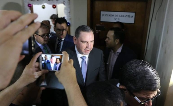 HOY / Jueza otorga medidas alternativas a Zacarías Irún