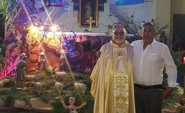 HOY / Artístico pesebre "expulsado" por fastuosa boda desata enojo de parroquianos con el cura